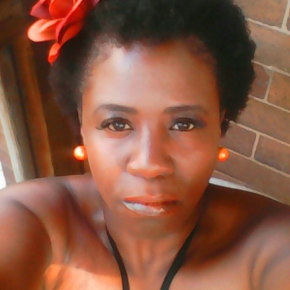 COPY - Meet your Posher, Basque Rene'e - Picture 3 of 16